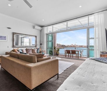 Waterfront Views! - Photo 4