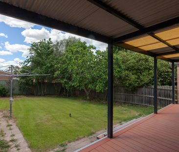 5 Crooke Close, Calwell ACT 2905 - House For Rent | Domain - Photo 2