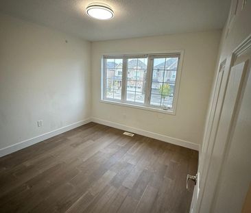 For Lease - 123 Major Crescent, Aurora, Ontario - Photo 3