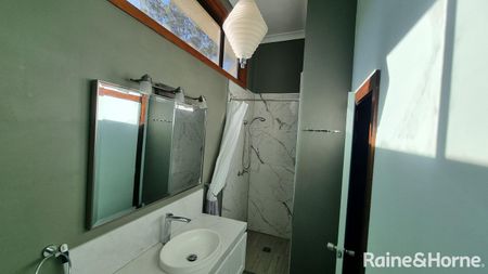 Specious, Recently Renovated and Furnished One-Bedroom Apartment in Killara (86 sqm) - Photo 4