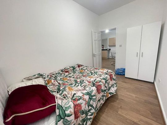 4 bedroom terraced house to rent - Photo 1