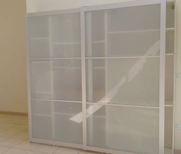 Two Bedroom Modern Apartment - Photo 5