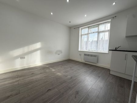 Room in a Shared House, Byron Road, HA3 - Photo 2