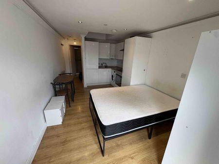 1 bedroom flat to rent - Photo 2