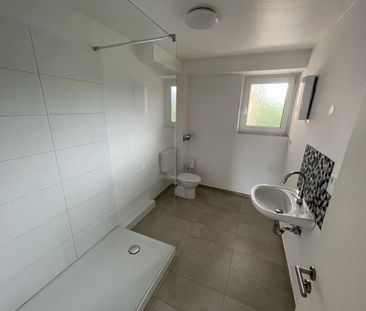 Renoviert und Einzugsbereit! 2-Zi.-Wohnung mit Loggia & Garage - Photo 4