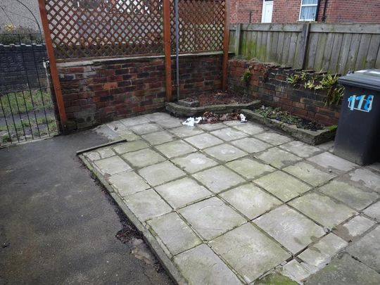 2 bedroom terraced house to rent - Photo 1