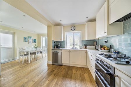 5 bedroom semi-detached house to rent - Photo 5