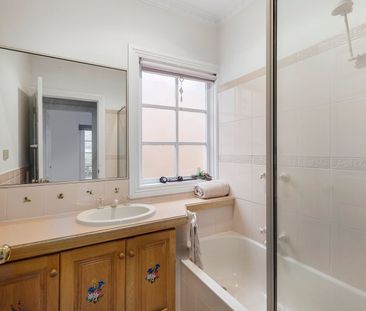 2/10 Cooloongatta Road, Camberwell - Photo 5
