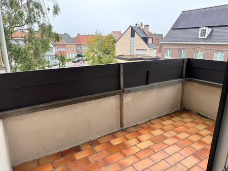 Centraal gelegen appartement met 3 slaapkamers en terras. - Photo 4