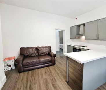 2 bedroom flat to rent - Photo 3