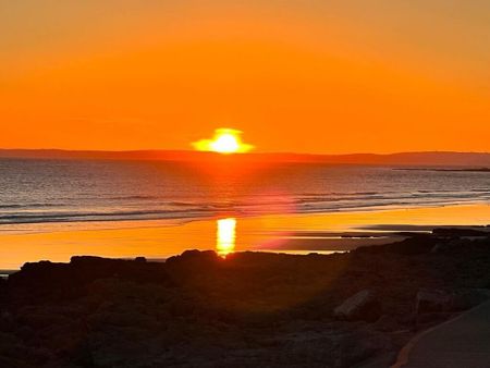 Rest Bay, PORTHCAWL - Photo 2