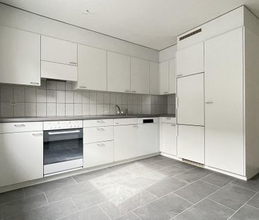 Helle 4-Zimmer-Wohnung mit Wintergarten an Verkehrsgünstiger Lage - Photo 1