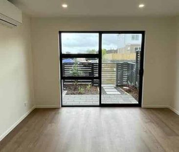 3 Bedroom 2 Bathroom Townhouse - Photo 2