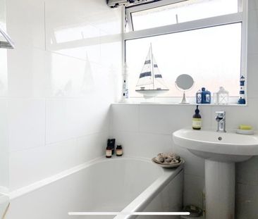 3 bedroom semi-detached house to rent - Photo 6