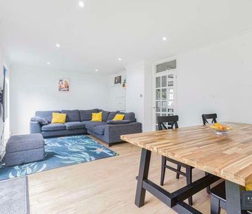 Field Common Lane, Walton-on-thames, Surrey, KT12 - Photo 1