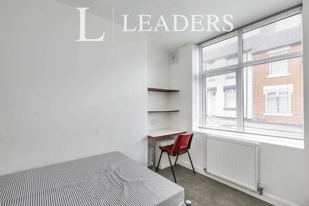 4 bedroom house to rent Mellard Street, Newcastle, ST5 - Photo 4