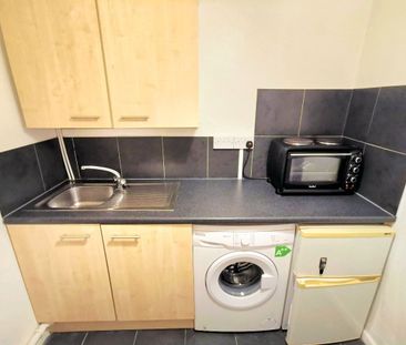 Tatton Road, Sale, M33 - Photo 4