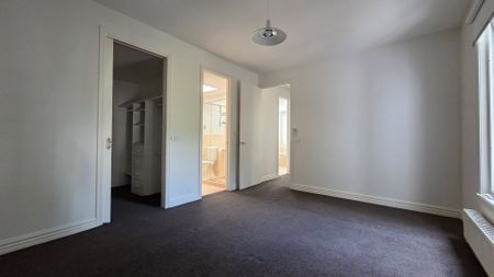 Thinking of selling? Contact our agent - Photo 5