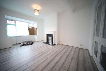 Carterhatch Road, Enfield, EN3 - Photo 2