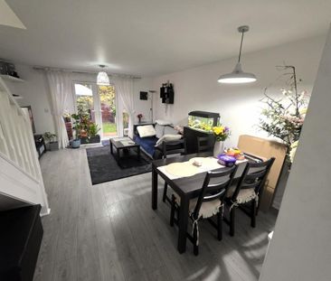 2 bedroom terraced house to rent - Photo 4