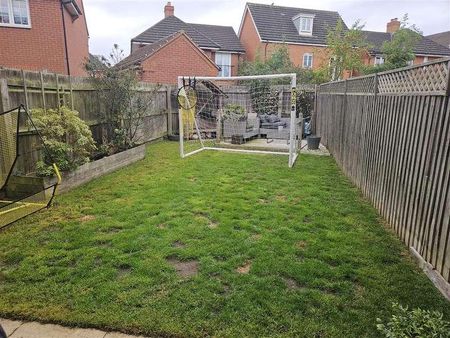 Gabriel Crescent, Lincoln, LN2 - Photo 3