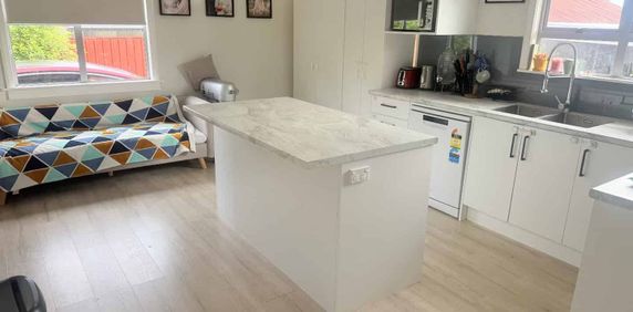 Amazing Find On Atkinson Street - Photo 2