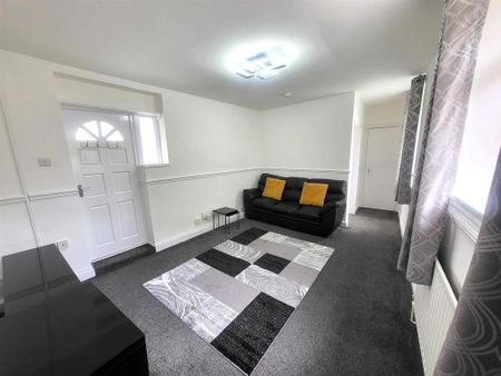 1 bedroom ground floor flat to rent - Photo 2