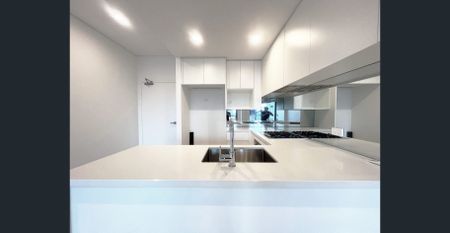 Stylish Two-Bedroom Apartment in the Heart of Greenacre - Photo 4