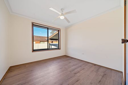 Family Home in Berkeley Vale - Photo 5