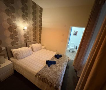 4 bedroom semi-detached house to rent - Photo 2