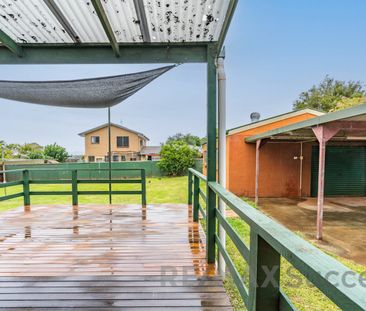 Spacious Family Home in Convenient Location - Photo 5