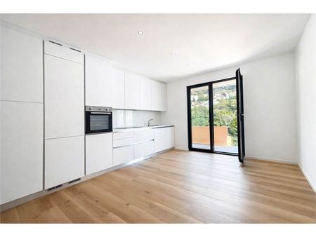 Appartamento 2.5 locali con balcone - Photo 2