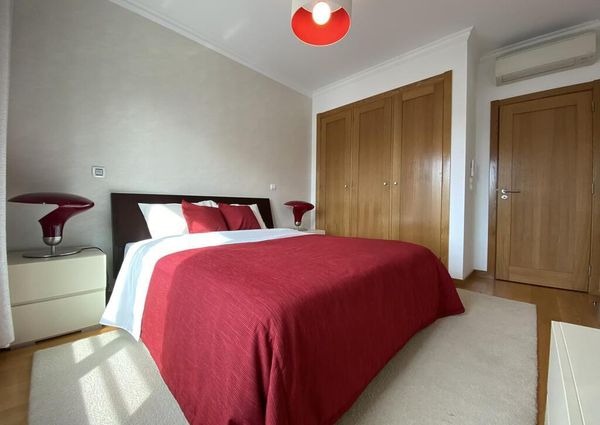 4 Bedroom Apartment with parking, Telheiras, Lisboa