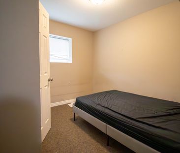 **ALL INCLUSIVE** STUDENT ROOM FOR RENT IN WELLAND!! - Photo 1