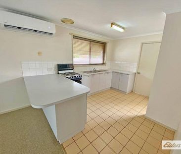 Freshly updated and low maintenance living - Photo 4