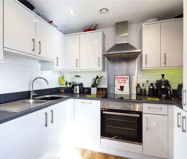 Francis Close, Thatcham, Berkshire, RG18 - Photo 6