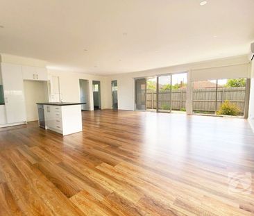 DESIRABLE LOCATION OF DANDENONG ! - Photo 2