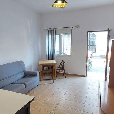 Alquiler de piso en Calle Constitución - Photo 1