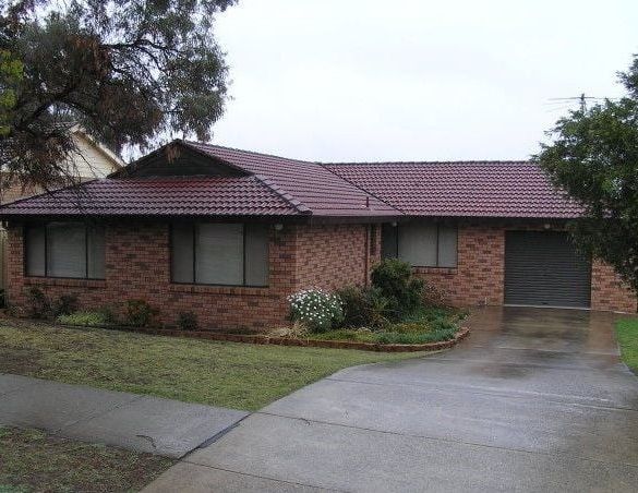 Ingleburn - Photo 1