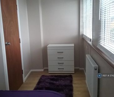 5 bedroom detached house to rent - Photo 4