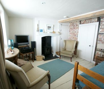 2 bedroom cottage to rent South Street, Emsworth, PO10 - Photo 1