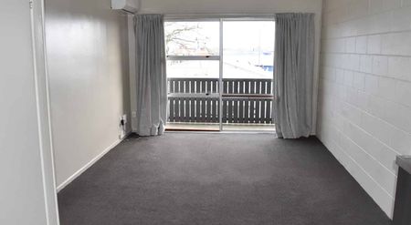 One Bedroom in Frankton - Photo 3