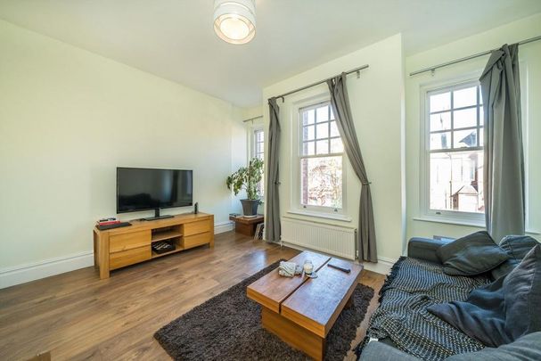 2 bedroom flat to rent - Photo 1
