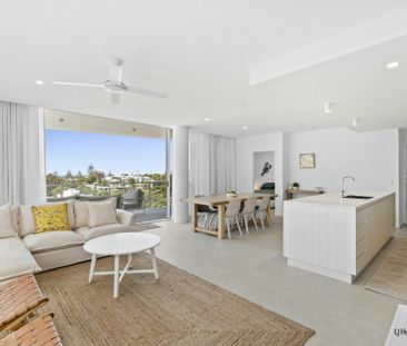 LUXURY FULLY FURNISHED THREE BEDROOM TOP FLOOR APARTMENT - THE DEL RAY - Photo 1