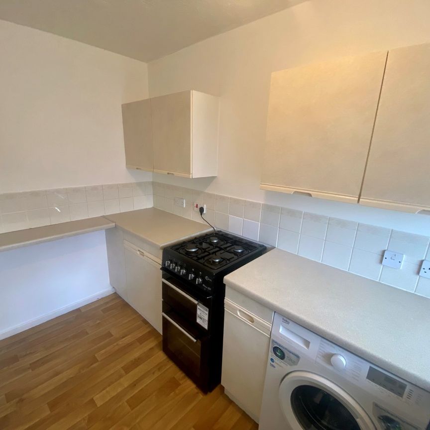 £129 pppw 52 Heron Drive, Lenton, Nottingham - Photo 1