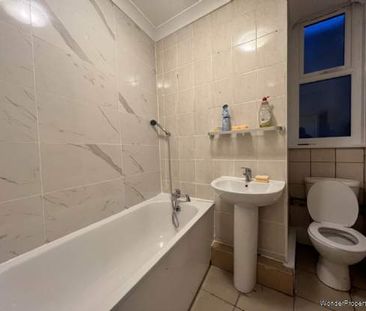 2 bedroom property to rent in London - Photo 1