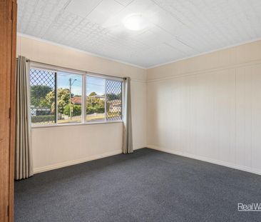 Spacious Family Home on Large Block at 122 North Street, North Toow... - Photo 4