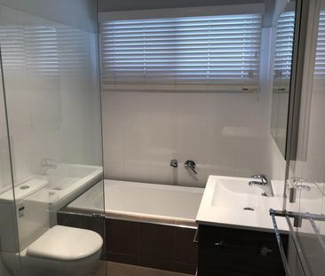 2/40 Green St, Ivanhoe VIC 3079 - Townhouse For Rent | Domain - Photo 6