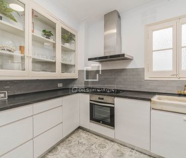 Excellent 4 Bedroom apartment for rent in El Born, Barcelona - Photo 4