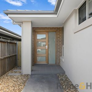 11a Beattie Street, Gledswood Hills, NSW 2557 - Photo 2